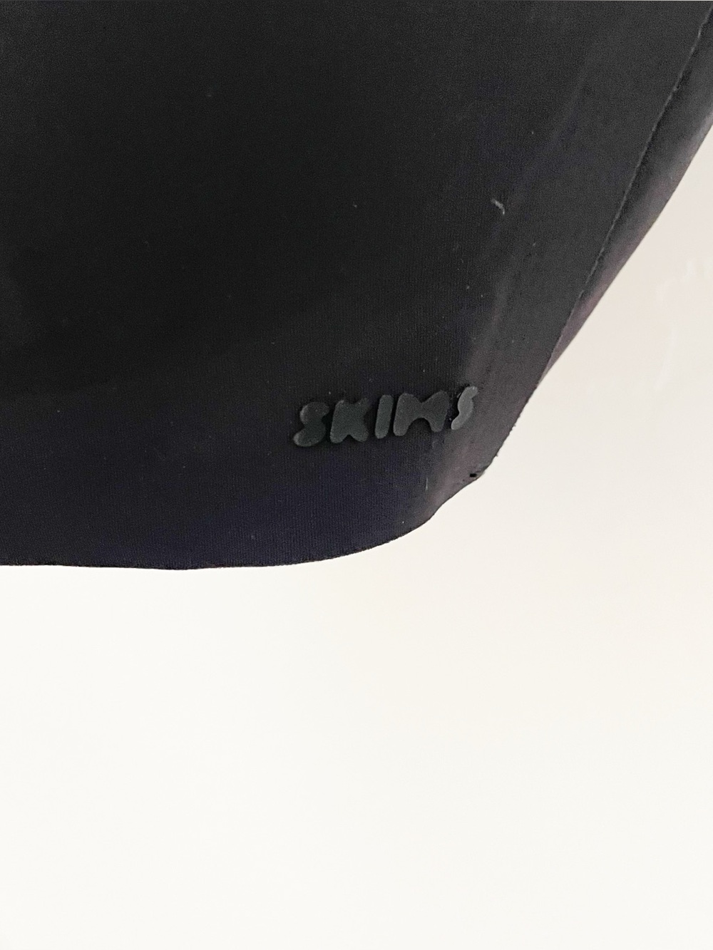 Skims square neck seamless black bra size small - Picture 3 of 5